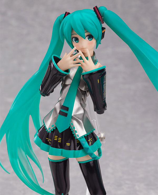 FIGURE-001153_06