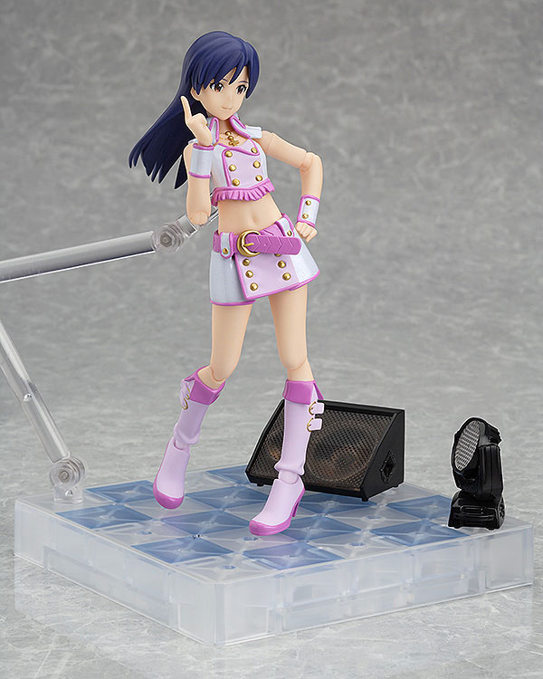 FIGURE-002834_03