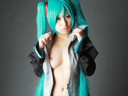 アニメのためのヌード図鑑2で初音ミクコスプレした成瀬心美のむっちりヌードええな お宝ランキング アニメのためのヌード図鑑2で初音ミクコスプレした成瀬心美のむっちりヌードええな お宝ランキング