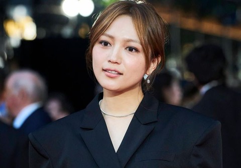 【画像】川口春奈、タイトワンピで魅せた“異次元の曲線美”に驚愕!「マジで女神」「ビジュ良すぎ」とファン悶絶 : 健康ライフのお助け帳