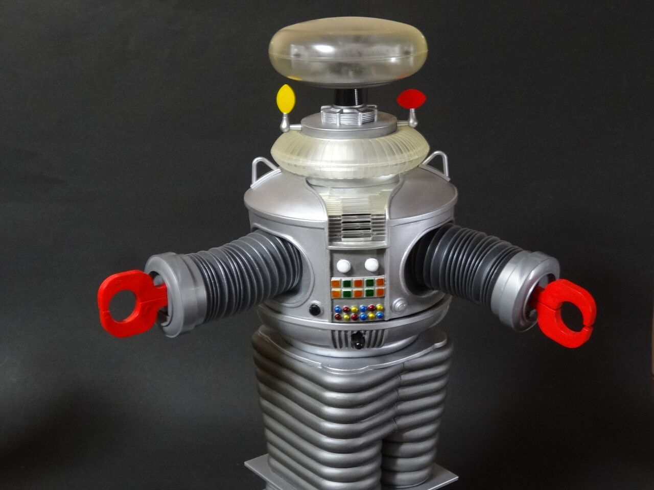 フライデー~Lost in Space~ 40cmモデル製作記 : ミドリ科学 フライデー~Lost in Space~ 40cmモデル製作記 : ミドリ科学