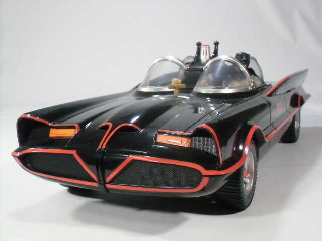 バットモービル1966 1/12モデル彩色済み完成品 : ミドリ バットモービル1966 1/12モデル彩色済み完成品 : ミドリ