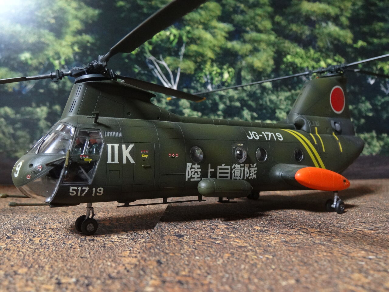 東宝自衛隊ヘリKV-107Ⅱ、兵員輸送トラック＆ジープ 1／72モデル