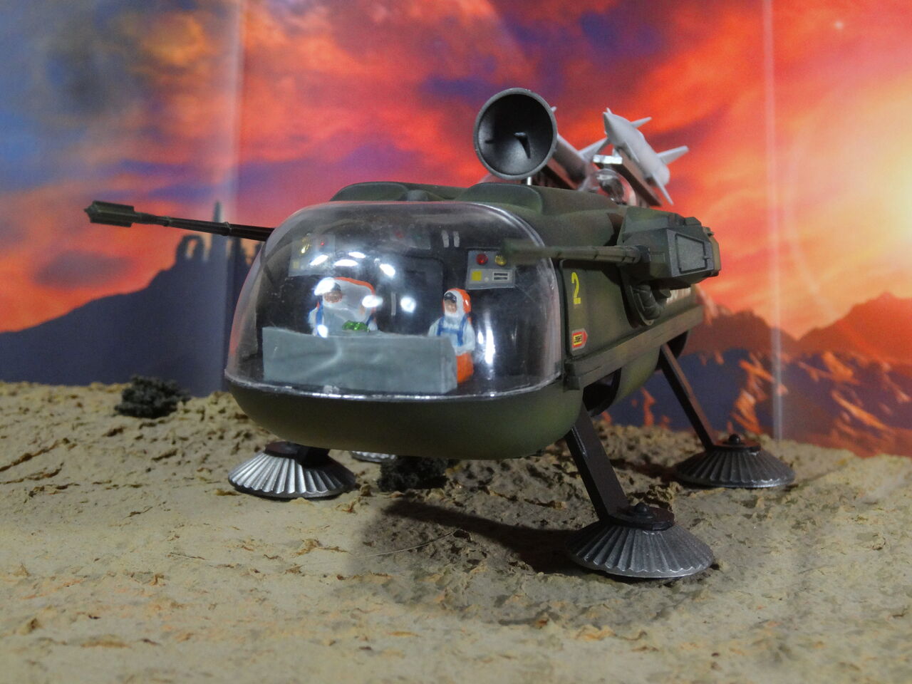 宇宙戦車サターン（日東科学）約1／62モデル製作記 : ミドリ科学
