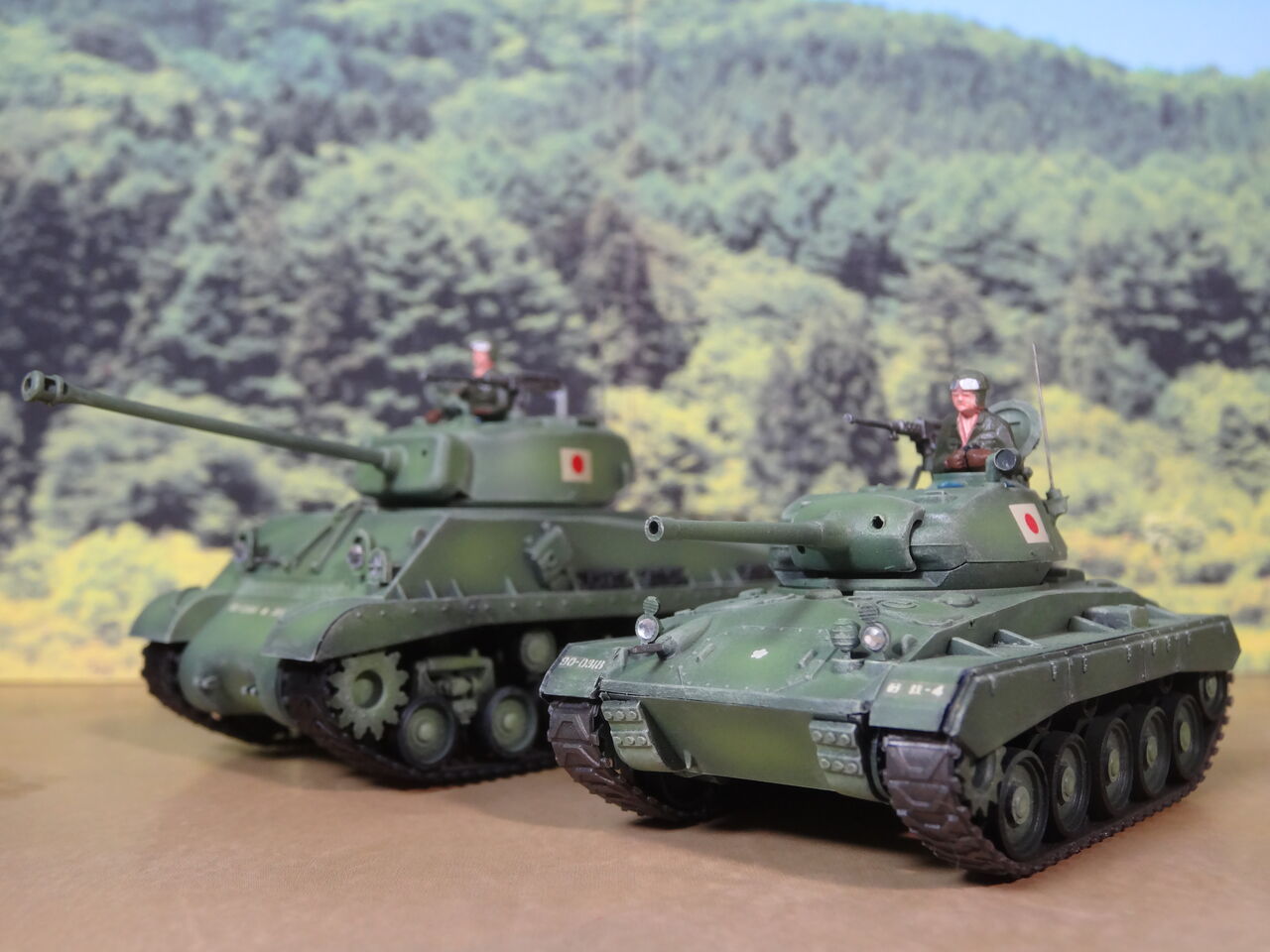 東宝自衛隊M-24チャーフィ／M-4シャーマン 1／72モデル製作記 : ミドリ