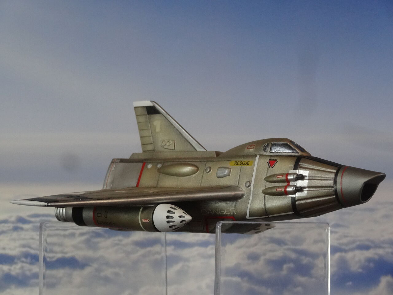 スカイダイバー~謎の円盤UFO~ 1/72モデル製作記(2作目 スカイダイバー~謎の円盤UFO~ 1/72モデル製作記(2作目
