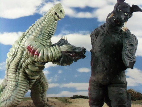 デフォルメウルトラ怪獣「怪獣無法地帯 初代レッドキングVS
