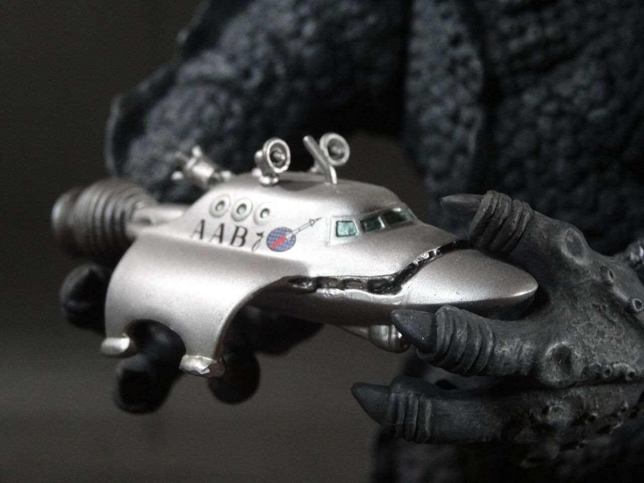 宇宙大怪獣ギララ＆アストロボート 20cmサイズ彩色済み完成品