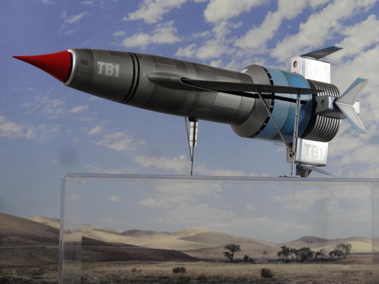 サンダーバード1号 1／144モデル（着陸形態）製作記 : ミドリ科学
