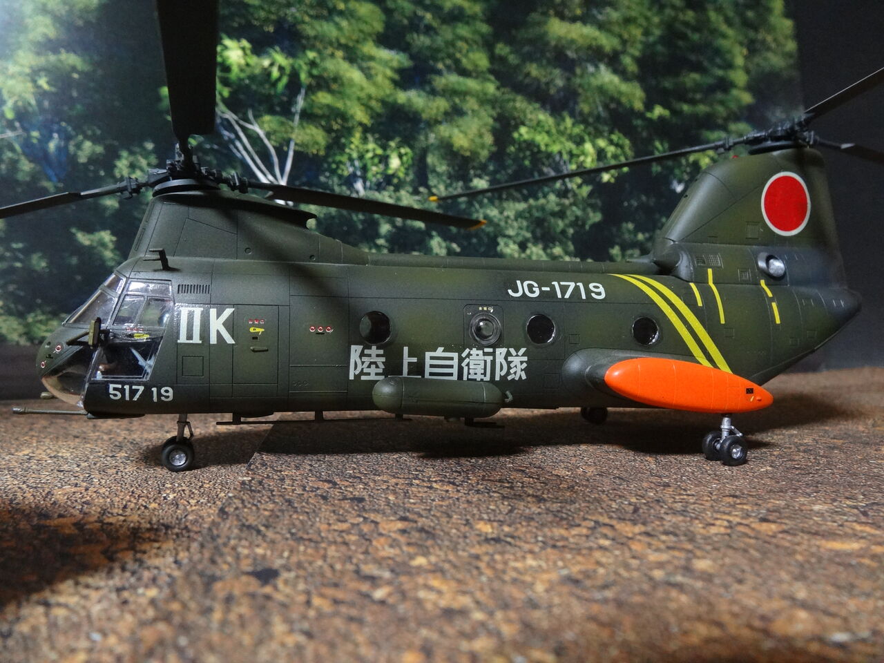 東宝自衛隊ヘリKV-107Ⅱ、兵員輸送トラック＆ジープ 1／72モデル