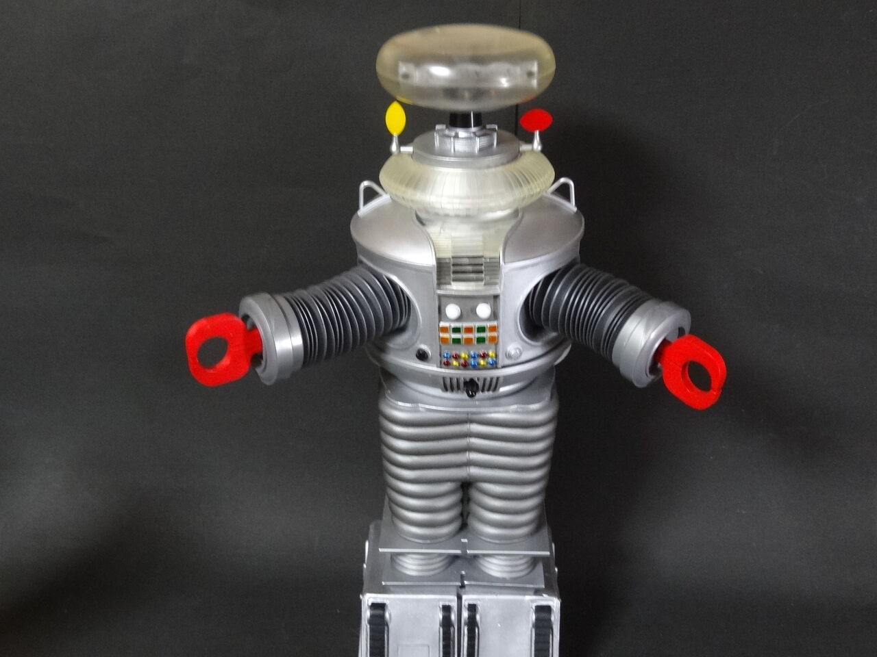 特大　マスダヤ　フライデーとロビー フライデー～Lost in Space～ 40cmモデル製作記 : ミドリ科学