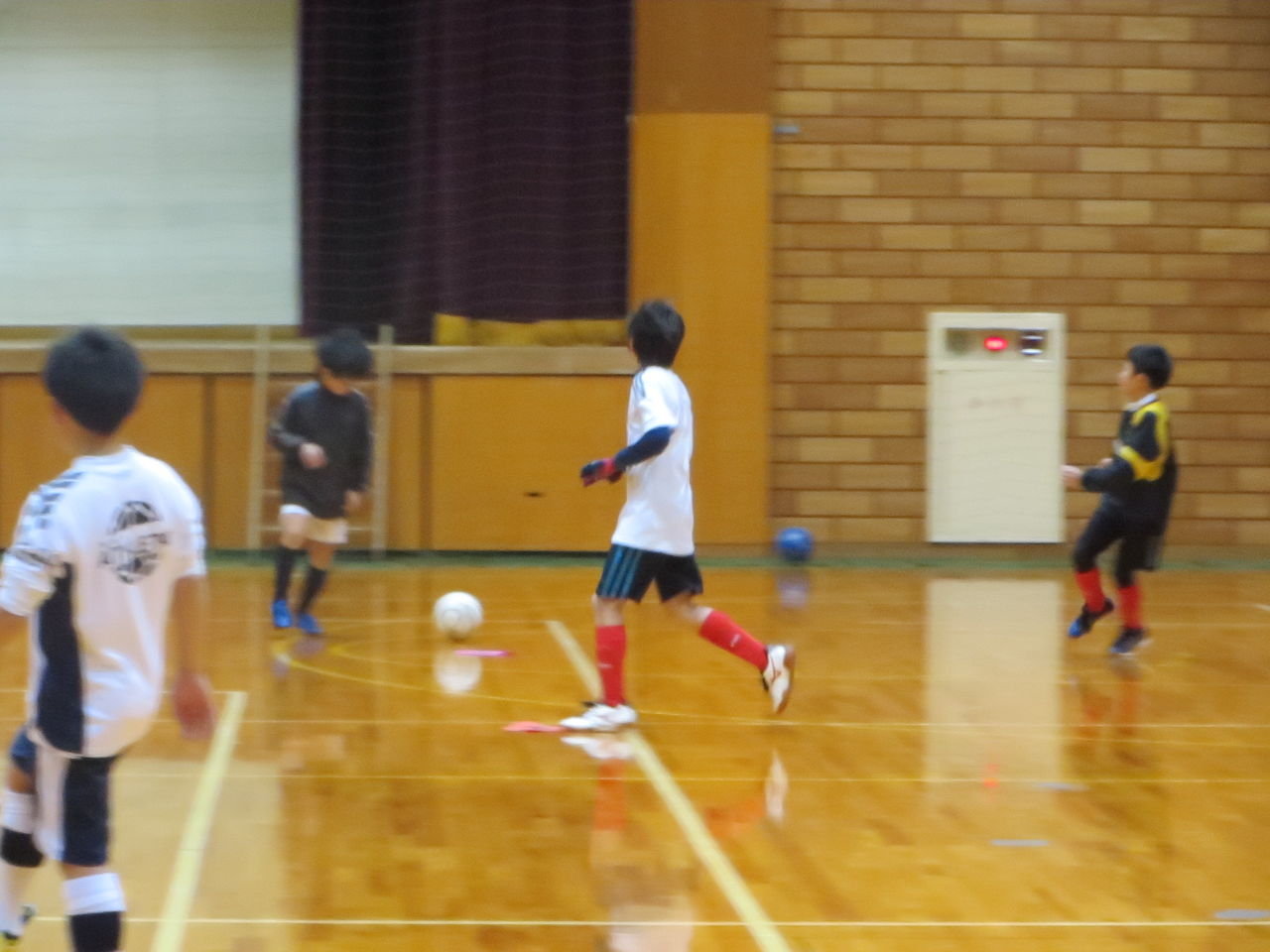 3 19富沢スクール 後ろ向きスライディング 笑 北信越リーグ最小 Gkのフットサルな日々 オトblog