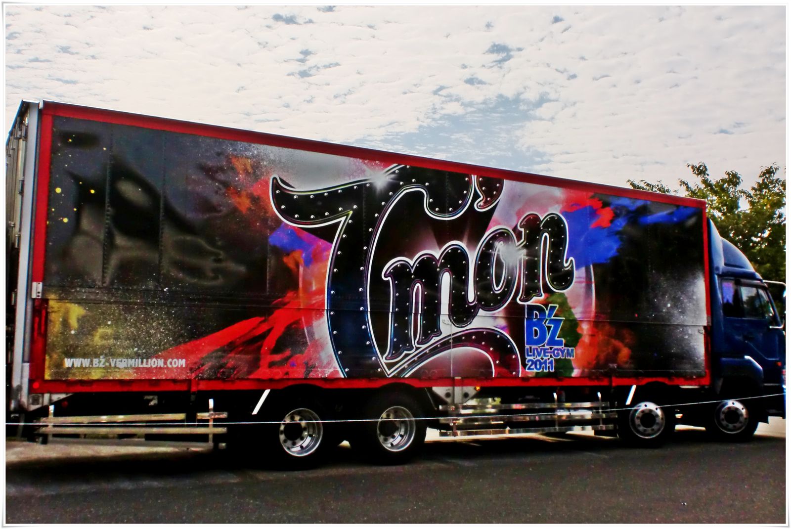 B'z LIVE-GYM 2011 C'mon～ マリンメッセ福岡2day's : メルヘンの