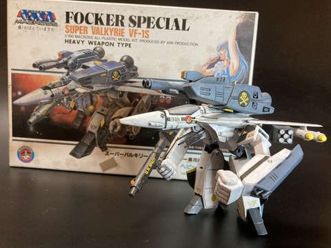 旧キット アリイ マクロス劇場版 1/100可変スーパーバルキリーVF