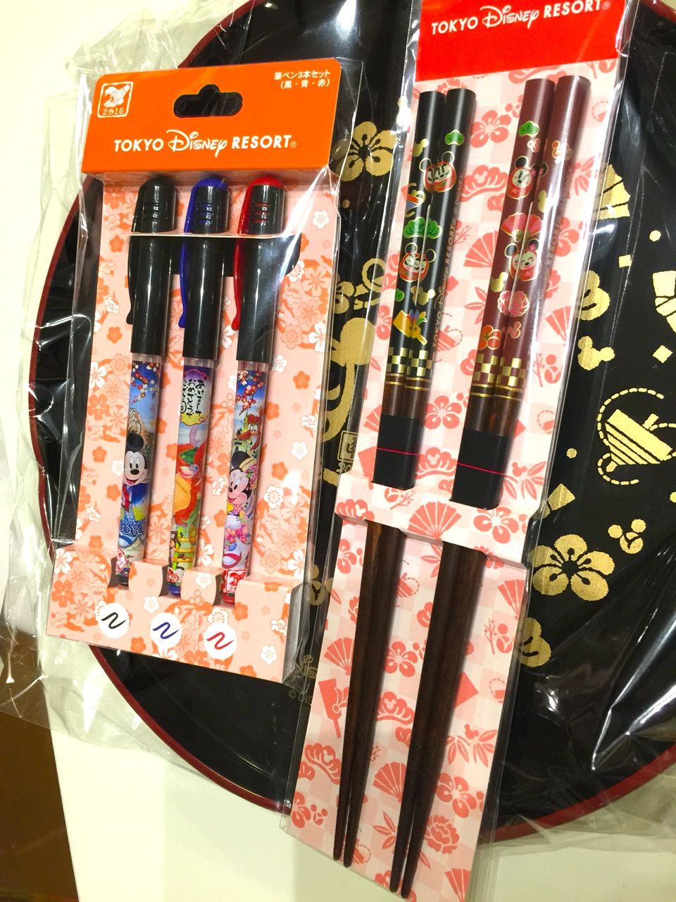 ボンヴォヤージュで買ったお正月グッズと1つだけクリスマスのグッズとお肉 コイケの お泊まり ディズニー記録 ボンヴォヤージュで買ったお正月グッズと1つだけクリスマスのグッズとお肉 コイケの お泊まり ディズニー記録