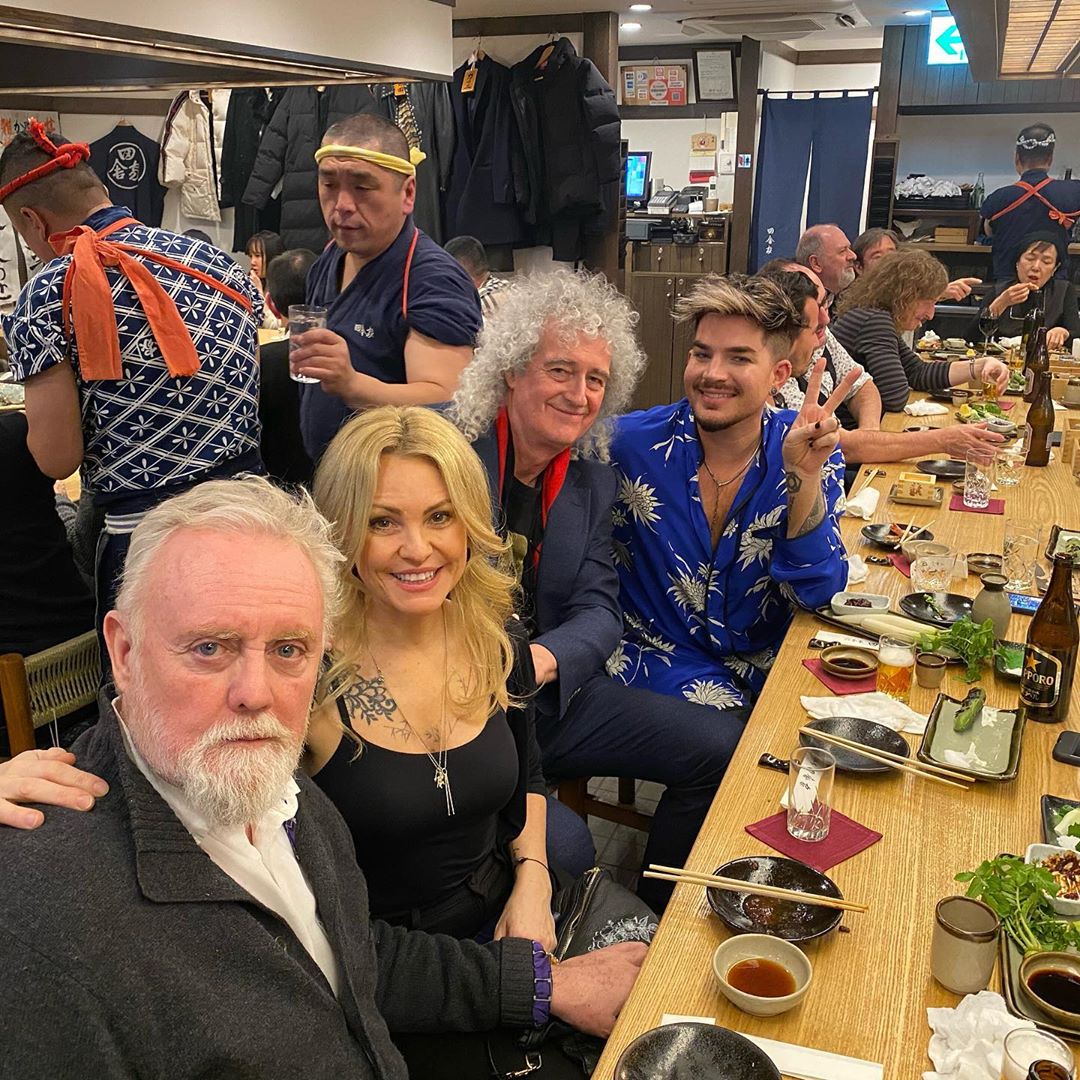 来日中のクイーンとアダム ランバート 居酒屋で食事を楽しむwww おとまと 来日中のクイーンとアダム ランバート 居酒屋で食事を楽しむwww おとまと