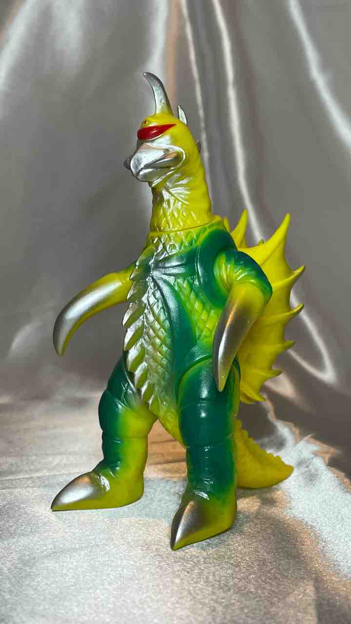 CCP ミドルサイズシリーズ ガイガン Noelレッド 2024 Ver. Amazon | CCP ミドルサイズシリーズ 第7弾 ガイガン レトロ