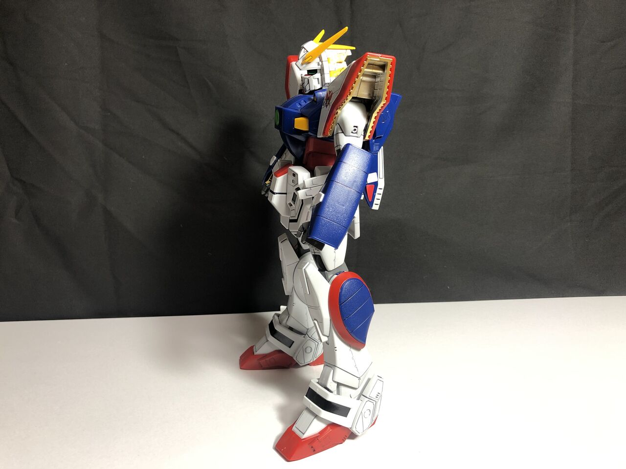 60/1 シャイニングガンダム レビュー : 大人少年の秘密基地