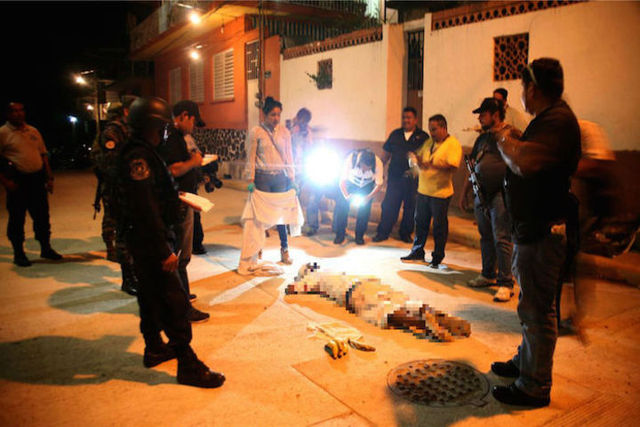 エクトル アスティディジョが州知事に就任して1か月 174人が殺された メキシコ ゲレロ州 音の谷ラテンアメリカニュース エクトル アスティディジョが州知事に就任して1か月 174人が殺された メキシコ ゲレロ州 音の谷ラテンアメリカニュース