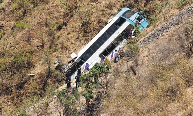 天竜川バス転落事故