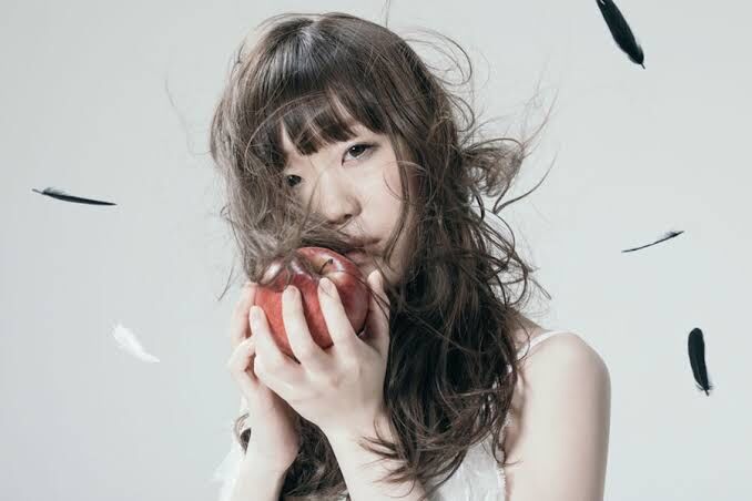 画像 謎多きアニソン歌手aimer エイミー さん ついに顔出し おとたらしちゃんねる 音楽まとめ