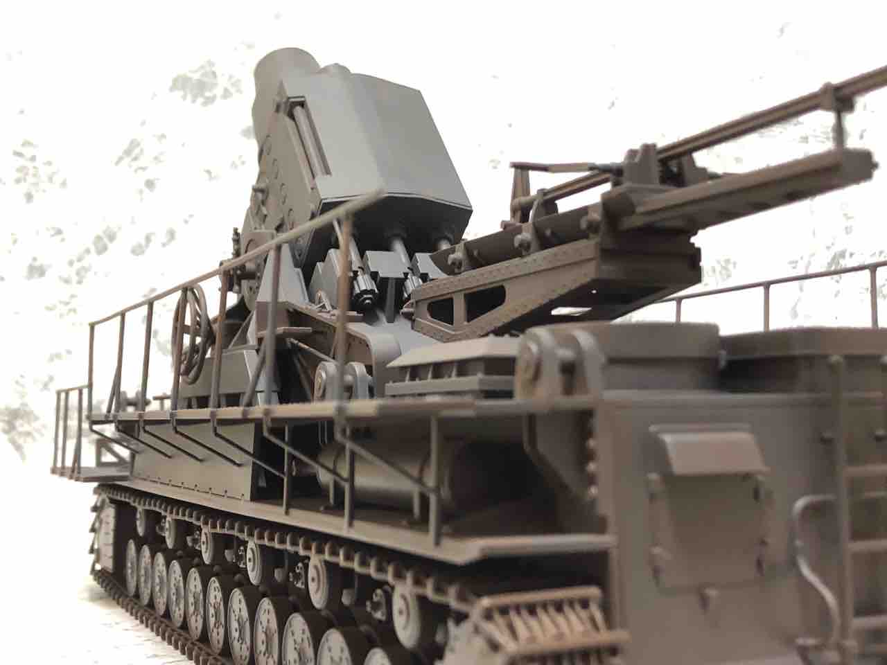 ドラゴン ドイツ60cm重自走臼砲カール : 【劇場版】模型戦車道