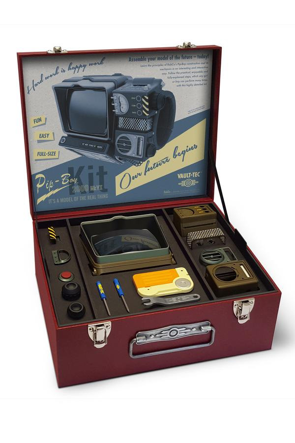 Fallout 76「Pip-Boy 2000 MkⅣ」の組み立てキットの実物紹介 Fallout 76「Pip-Boy 2000 MkⅣ」の組み立てキットの実物紹介