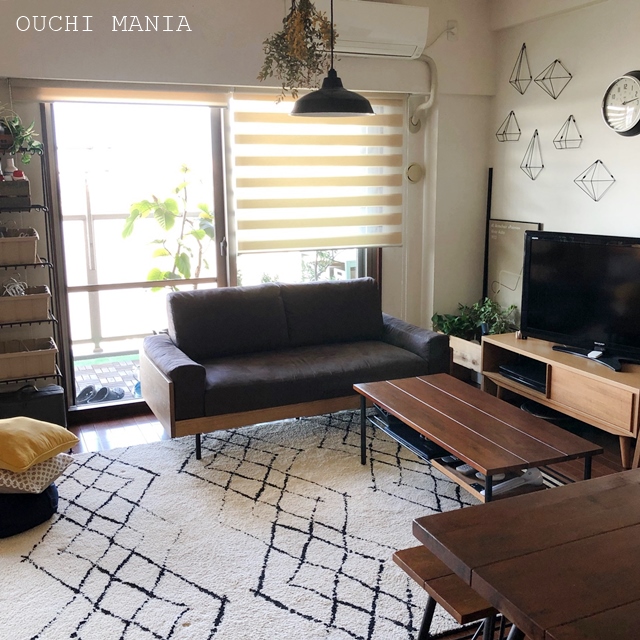 リビング 窓の前にソファを置くレイアウトに挑戦 メリットがあればデメリットもありました おうちマニア Powered By ライブドアブログ