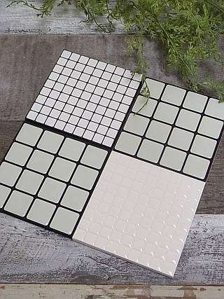 セリアの新柄タイルシールとお知らせ 百円日和 Powered By ライブドアブログ