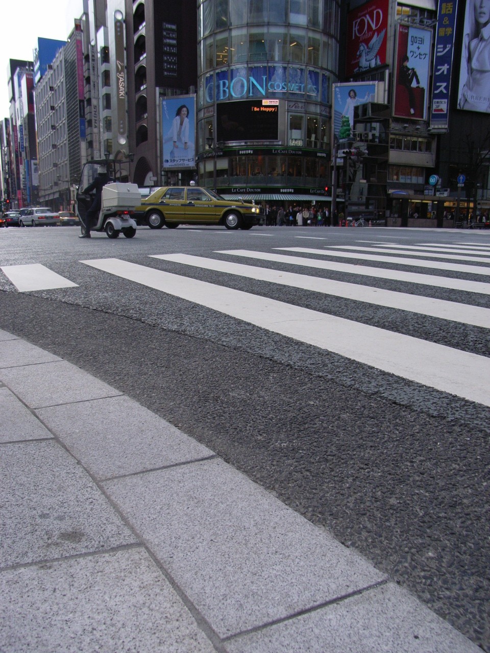 ユビキタス銀座通りはバリアだった いつでも どこでも あなたの目に