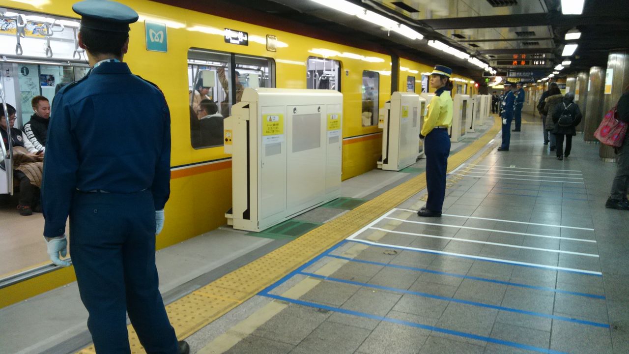東京メトロ銀座線上野駅1番線ホームドア設置 いつでも どこでも あなたの目に 東京メトロ銀座線上野駅1番線ホームドア設置 いつでも どこでも あなたの目に