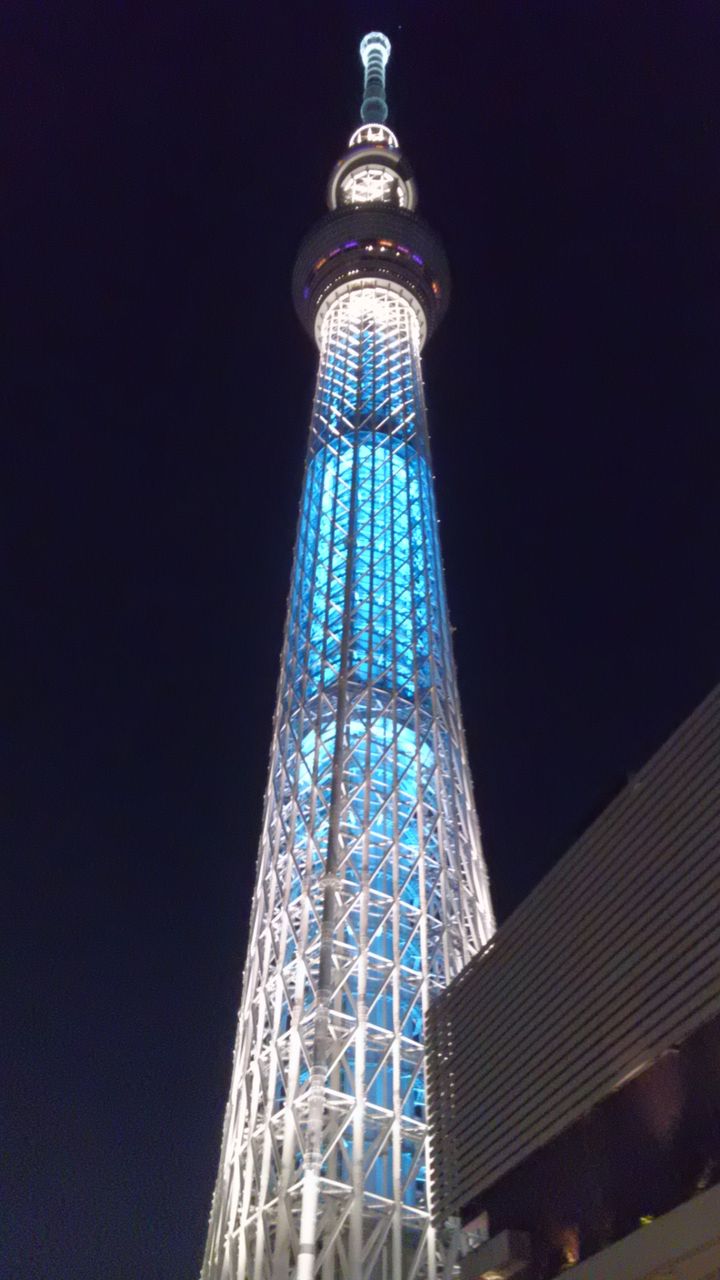 皆既月食と祝 ノーベル物理学賞 東京スカイツリー いつでも どこでも あなたの目に