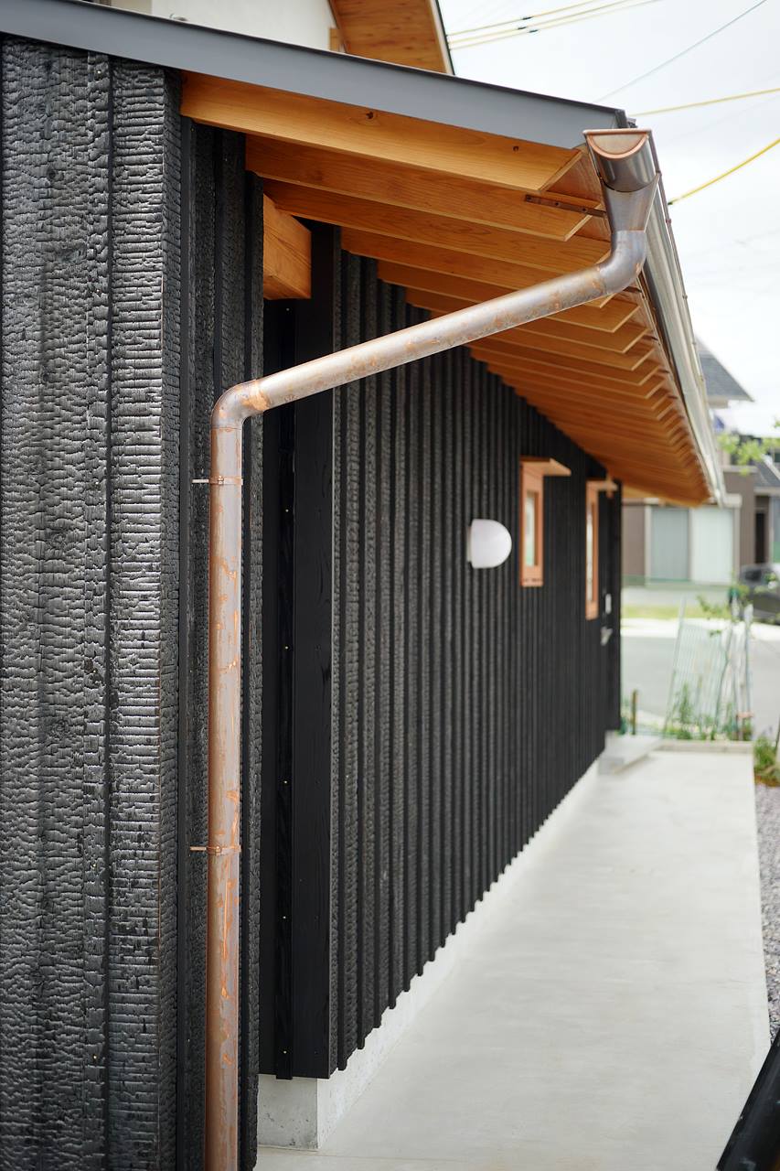 素材にこだわる・・・銅板の雨樋 : ショージの日記 素材にこだわる・・・銅板の雨樋 : ショージの日記