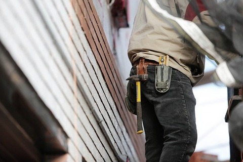 construction-worker-569149_640