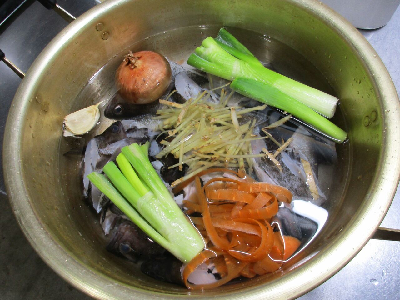 特別編 釣った魚の美味しい食べ方 ガヤの潮 うしお ラーメン 釣り人 翔 の 外道戦記 特別編 釣った魚の美味しい食べ方 ガヤの潮 うしお ラーメン 釣り人 翔 の 外道戦記