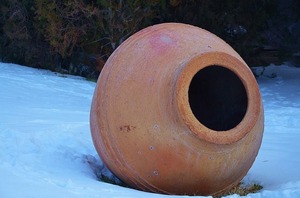 jugs-278621_640