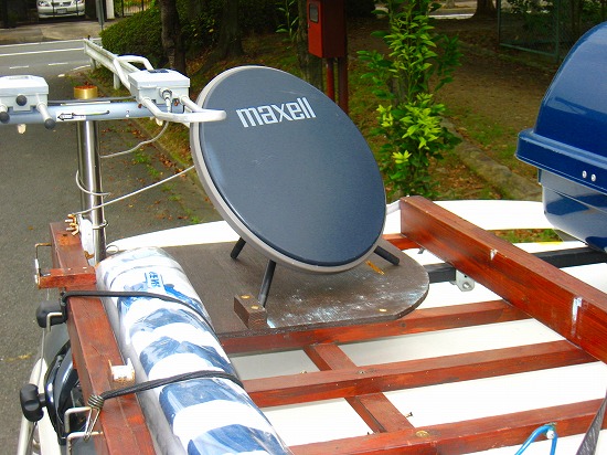 車泊の工夫 車載用ｂｓアンテナを取り付けたぞ モーちゃんの人生を楽しむブログ