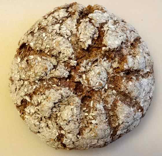 石のように硬くて黒いパン スイス旅行14 モーちゃんの人生を楽しむブログ
