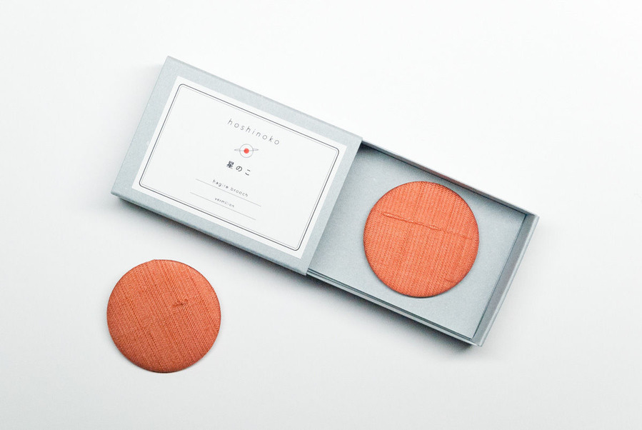 星のこ_hoshinoko_hagirebrooch_vermilion