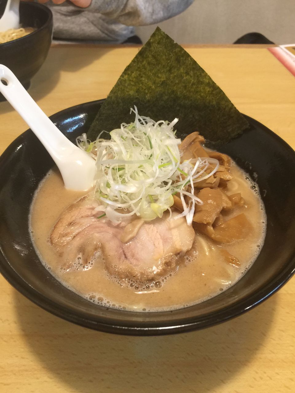 こってりらーめんが食べたいなら 瑞穂市の うえの で超こってりらーめんを食べよう 薄給らーめんlab