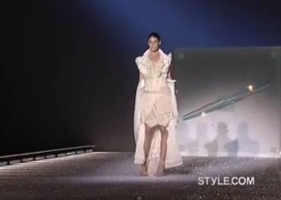 綺麗な変形 ファッション ファッショントレンドについて 綺麗な変形 ファッション ファッショントレンドについて