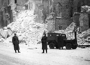 300px-Aleje_Jerozolimskie_waf-2072-1002-40_(1945)