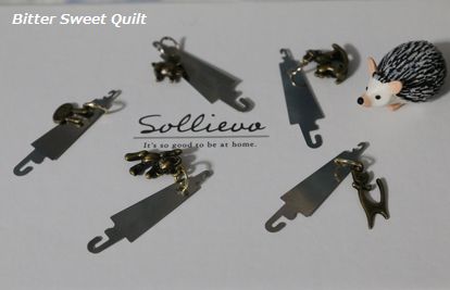 丸カンの隙間 Bitter Sweet Quilt