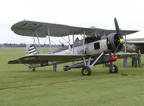 800px-Fairey_Swordfish_on_Airfield