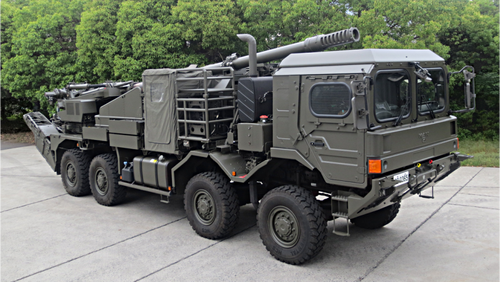 JGSDF_155mm_wheeled_self-propelled_howitzer_prototype