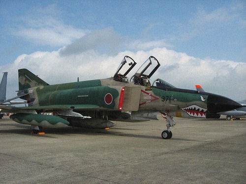 RF-4EJ_Kai_of_501st_squadron_at_Hyakuri_Air_Base_2007