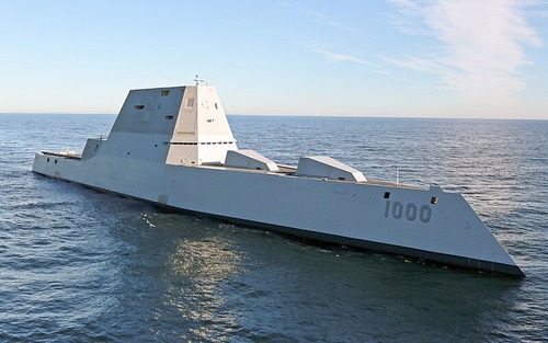 Future_USS_Zumwalt's_first_underway_at_sea