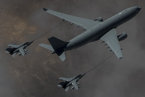 RAF_Voyager_KC2_refuels_two_Tornado_GR4