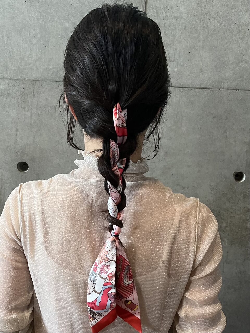 エルメスのツイリーを使ったヘアアレンジ : 外資系メーカーで