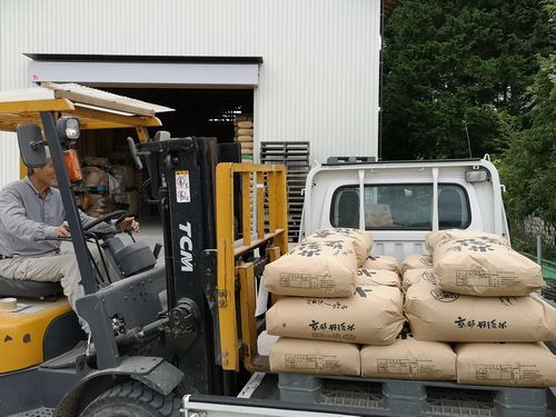 エチエ農産に玄米を引き取りに